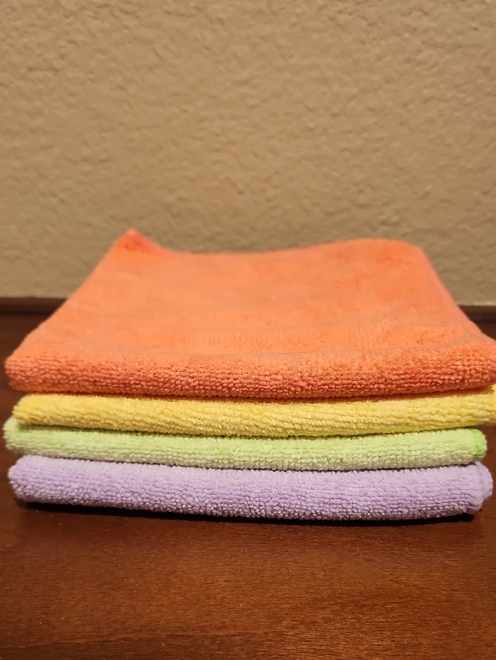 Set Of 4 Microfiber Cleaning Cloths - Coral, Yellow, Light Green, Lavender